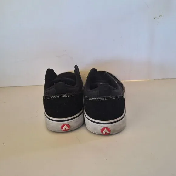 Airwalk Black White Low Top Skate Shoes Lace Up Sneakers Youth Kids SIze 3 US - Picture 11 of 11